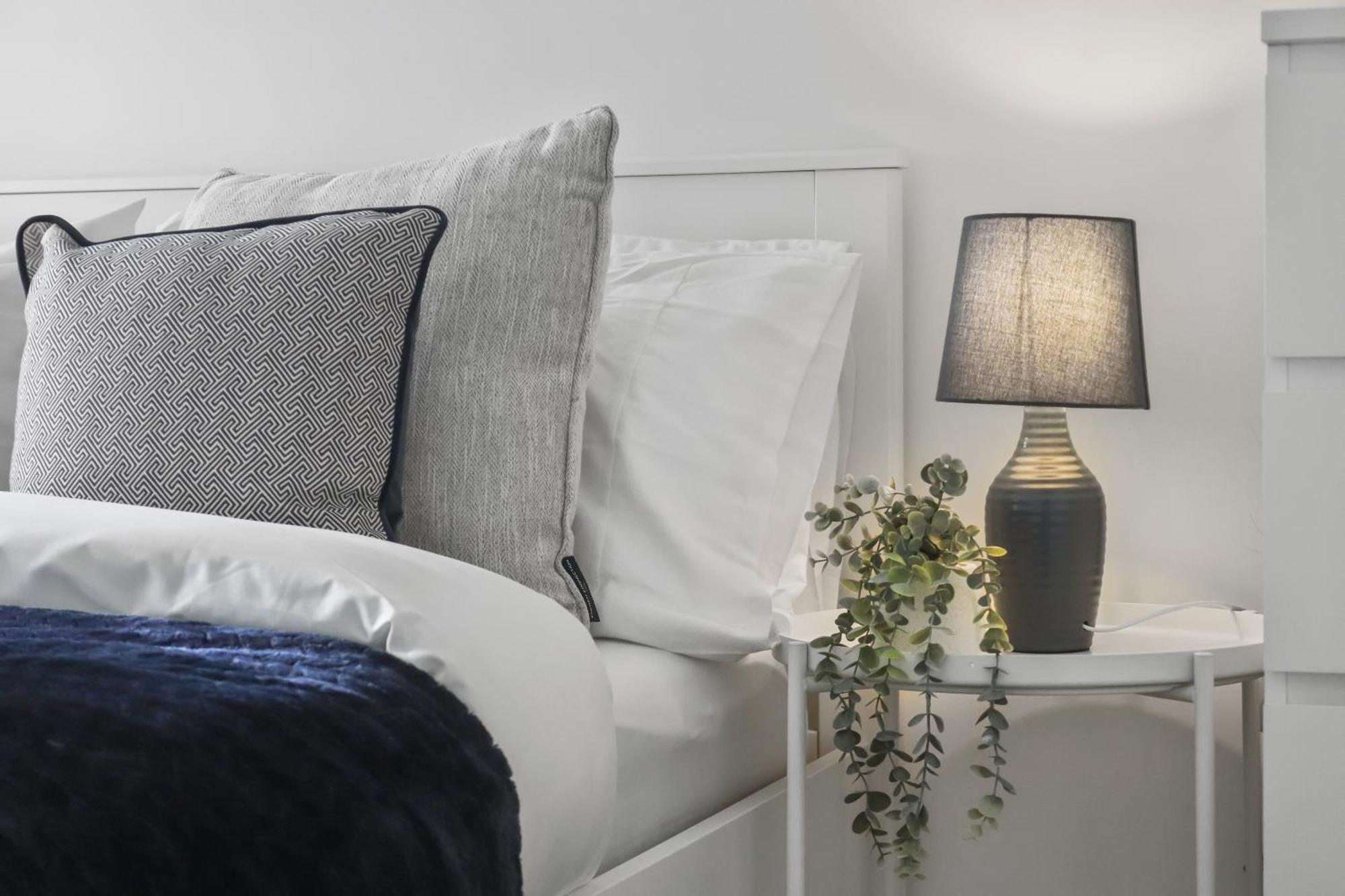 Centrally Located - Modern - 2Bed - 2Bath Apartment London Exterior foto
