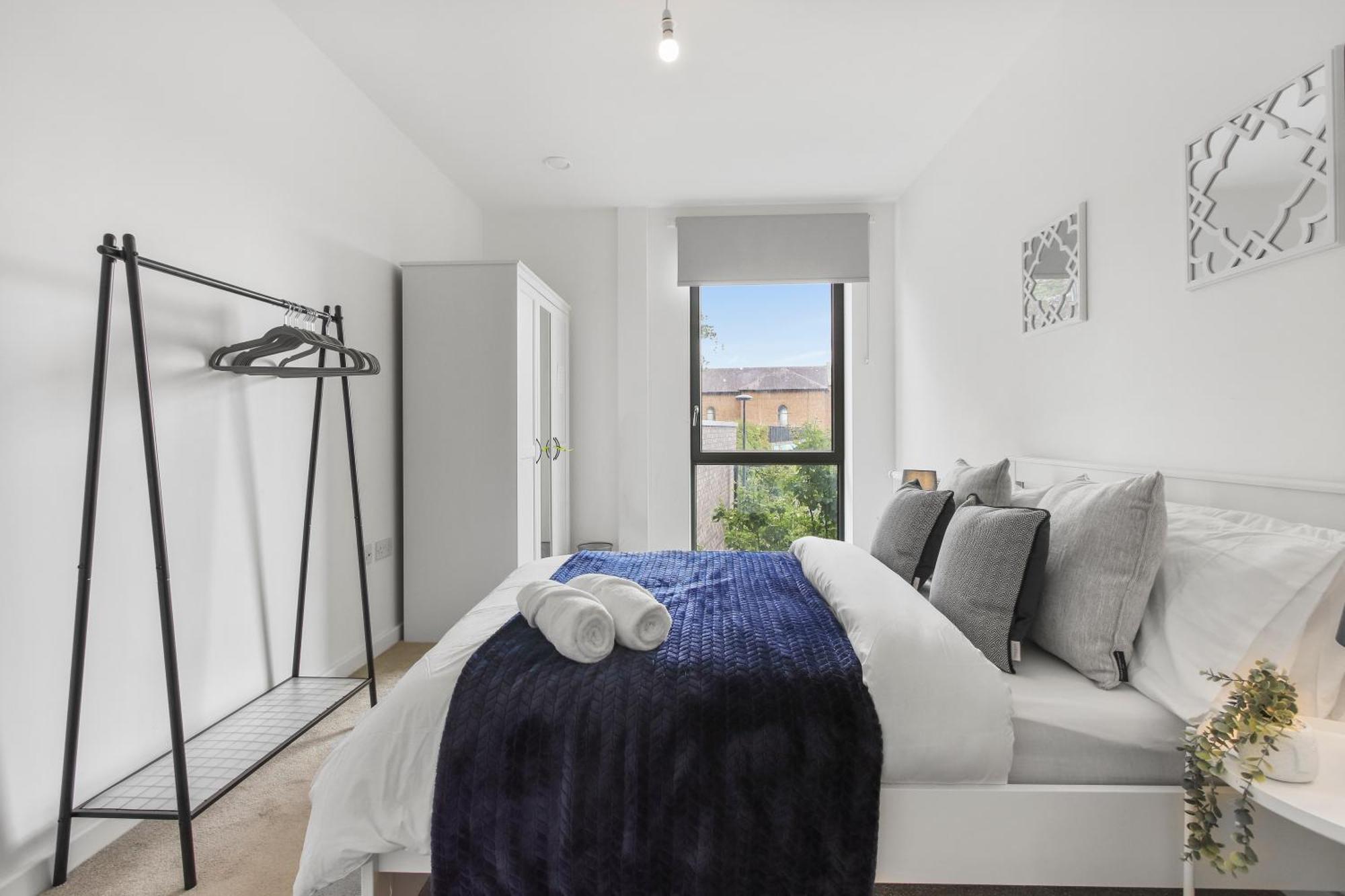 Centrally Located - Modern - 2Bed - 2Bath Apartment London Exterior foto
