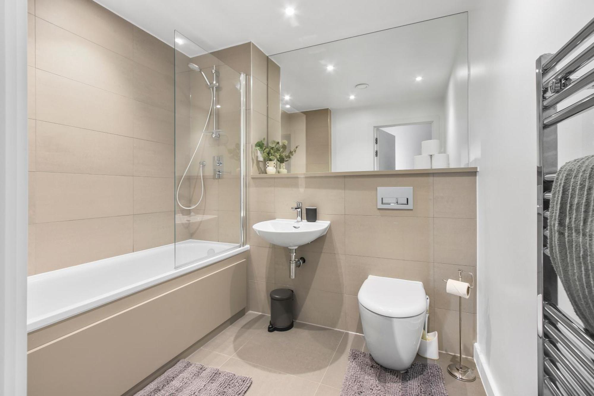 Centrally Located - Modern - 2Bed - 2Bath Apartment London Exterior foto