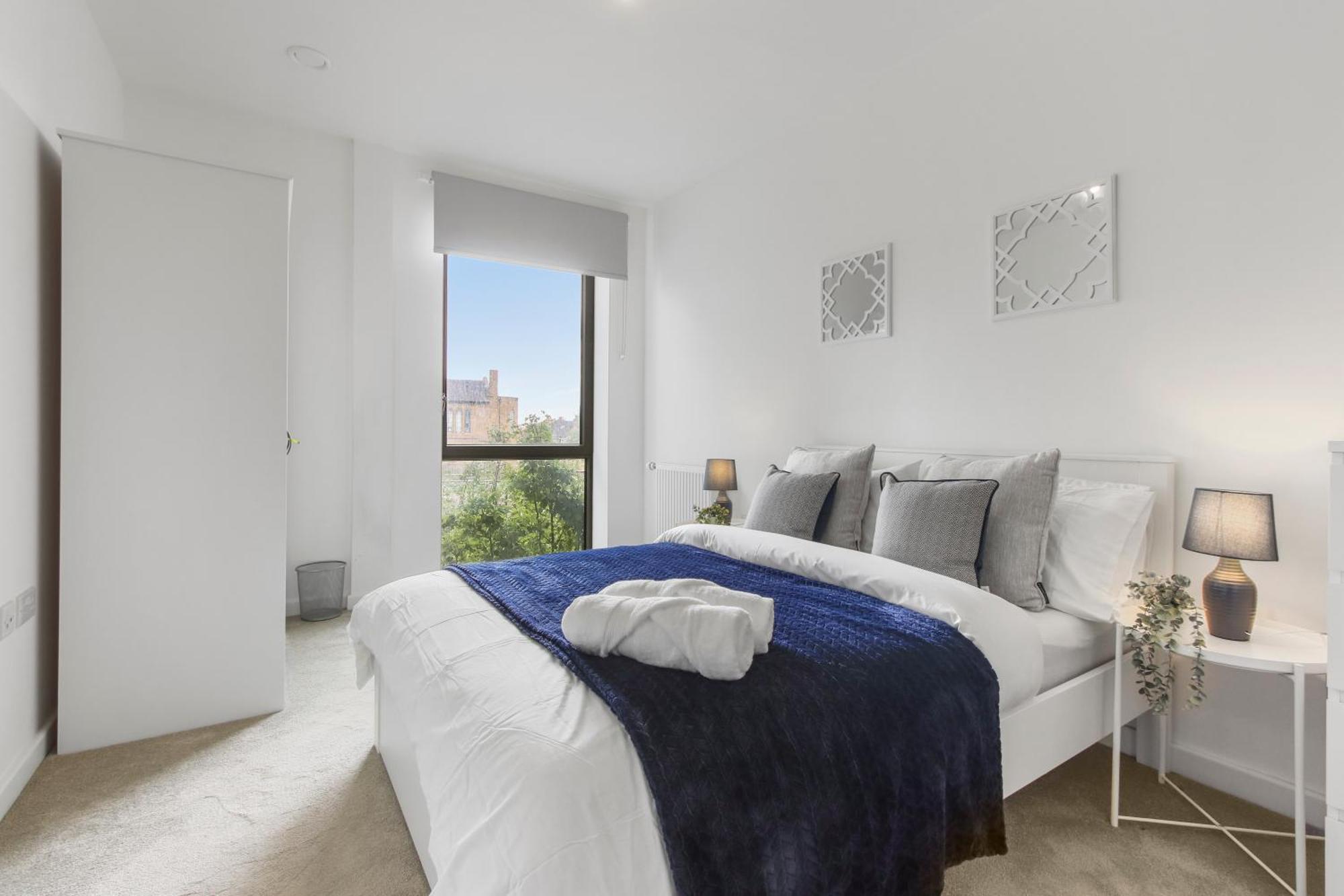 Centrally Located - Modern - 2Bed - 2Bath Apartment London Exterior foto